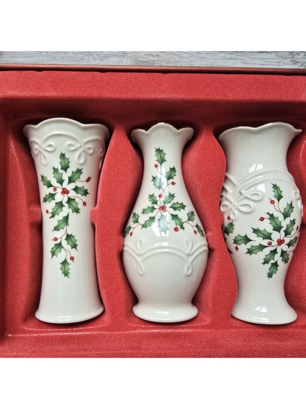 NEW Lenox Set of 3 Cream Holly Leaves & Berries w/Gold Trim Porcelain Bud Vases